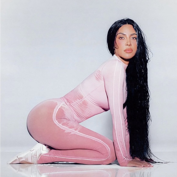 🔥NWT SKIMS x NIKE Weightless Layers Mock Neck Long Sleeve HIMALAYAN (TOP ONLY) - Picture 2 of 11